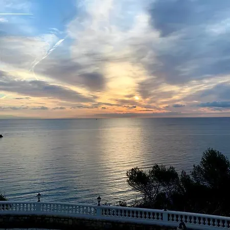 Elegant In Cap D'antibes