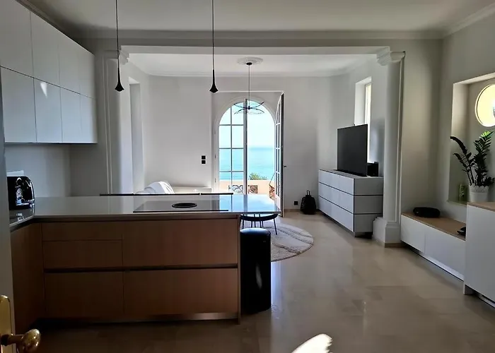 Elegant In Cap D'antibes Апартаменты *