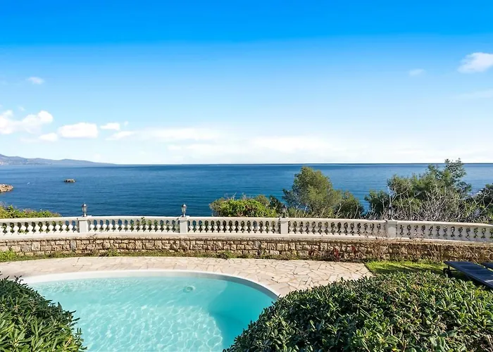 Elegant In Cap D'antibes